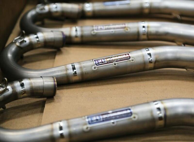 Abrazadera de montaje Yoshimura para escape RS-9, Honda CRF250R/RX